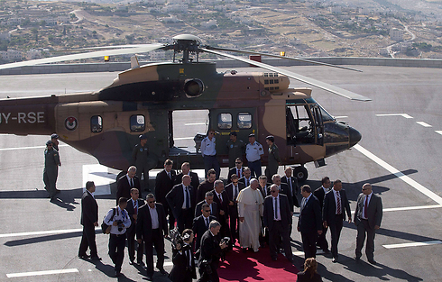 Pope France landing in Bethlehem (Photo: AFP)