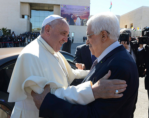 Close ties with the Palestinians: Pope Francis and Abbas in Bethlehem (Photo: Reuters)