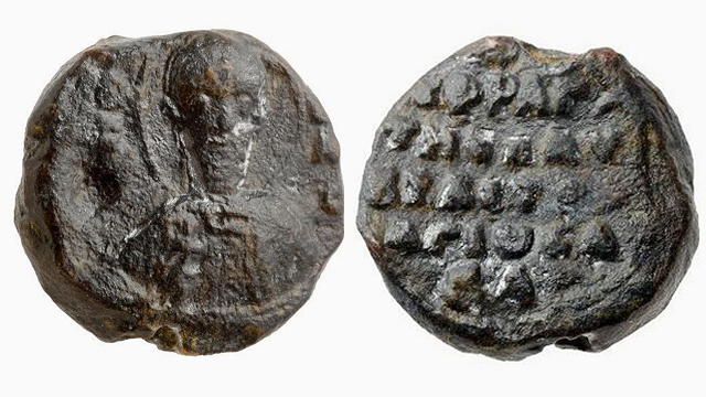 Rare lead seal dating to the Crusader period (Photo: Clara Amit, courtesy of the Israel Antiquities Authority) (Photo: Clara Amit, courtesy of the Israel Antiquities Authority)