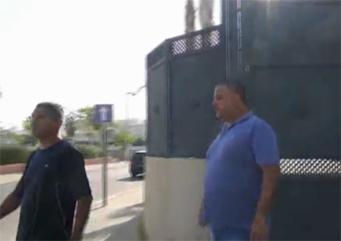 אלון חסן מובל למעצר, אתמול (צילום: בראל אפרים) (צילום: בראל אפרים)