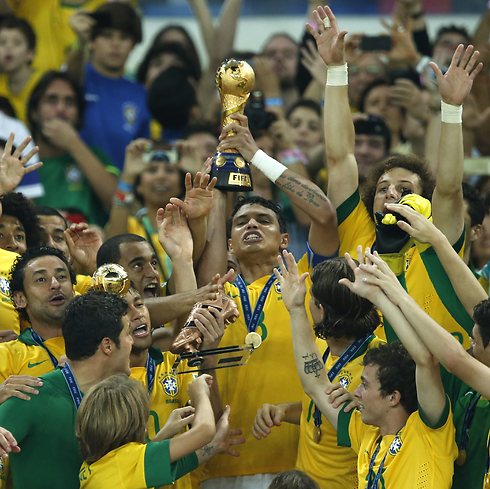זכייה בגביע העולם תעניק לאלופה 35 מיליון דולר (צילום: AP) (צילום: AP)
