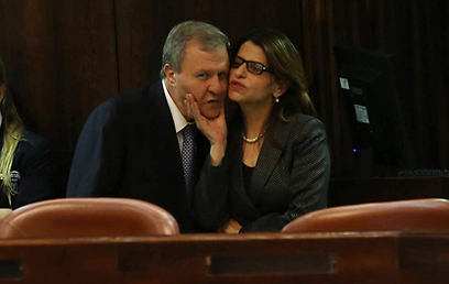 Presidential candidates Dalia Itzik and Meir Sheetrit at the Knesset (Photo: Gil Yohanan)