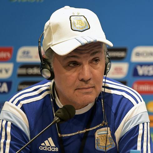סאבלה. הפך למאמן ראשי רק בגיל 55 (צילום: AFP) (צילום: AFP)