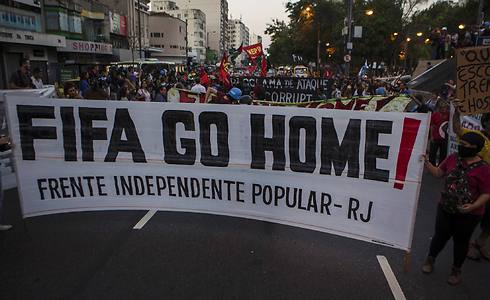 ההפגנות בברזיל הן כלום לעומת מה שיקרה אם ארגנטינה תזכה במונדיאל (צילום: רויטרס) (צילום: רויטרס)