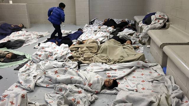 ילדים שהיגרו לארה"ב במתקן בטקסס, ארכיון (צילום: AP) (צילום: AP)