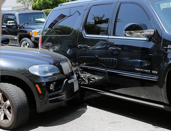 בום. הרכב של ביבר (צילום: splashnews)