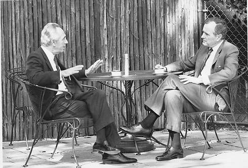 ג'ורג' בוש האב ושמעון פרס (צילום: חנניה הרמן, לע"מ) (צילום: חנניה הרמן, לע