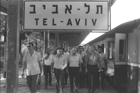 Sex in Aviv-Yafo in train Tel Tel Aviv