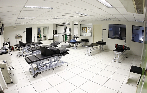 חדר הטיפולים באקדמיה (צילום: אורי קופר) (צילום: אורי קופר)