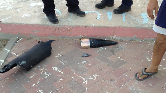 חלקי רקטות שנפלו היום בבאר שבע. ישראל לא רוצה התלקחות אזורית ()