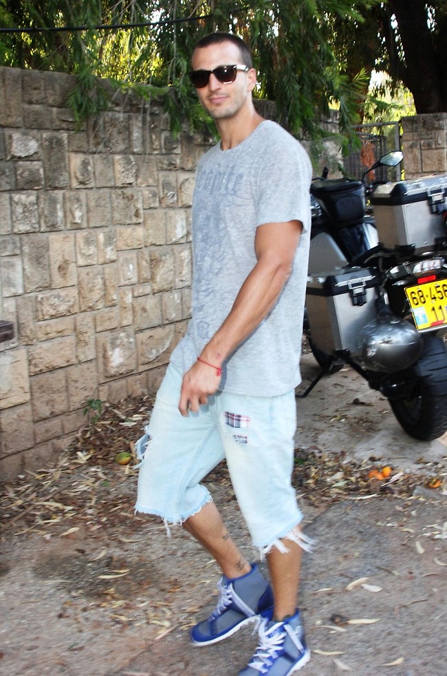 מייקל לואיס. לא זיהינו אותך עם חולצה (צילום: אמיר מאירי)