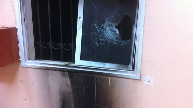 נזק נגרם לתחנת משטרה באיכסאל ()