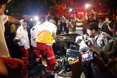 פגיעה במכונית בעזה, אמש (צילום: AFP) (צילום: AFP)
