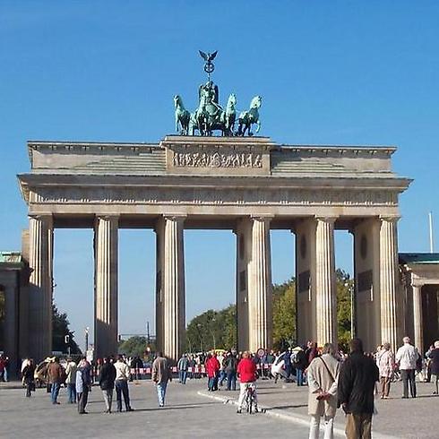 שער ברנדנבורג בברלין. על הכוונת (צילום: דני שדה) (צילום: דני שדה)