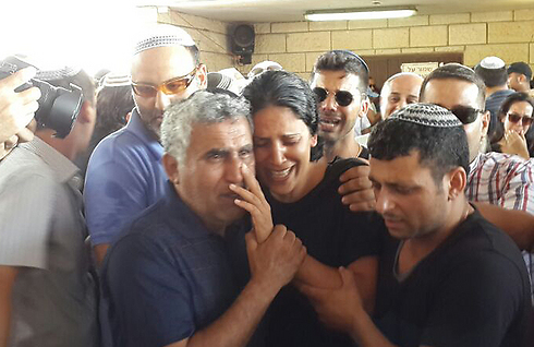 Friends and family mourn death of Hanin (Photo: Avi Mualem) (Photo: Avi Mualem)