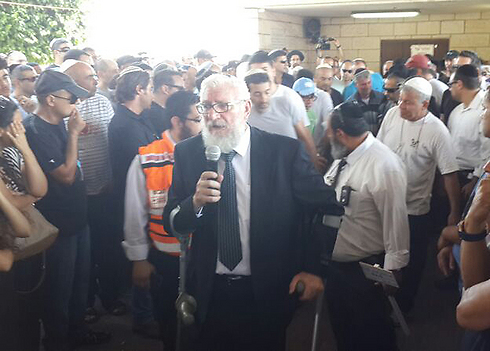 Hundreds attended funeral of Hanin (Photo: Avi Mualem) (Photo: Avi Mualem)