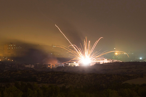 IDF forces fire on Gaza Strip overnight (Photo: Reuters)