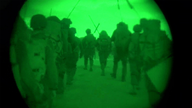 כניסת חיילי צה"ל לרצועת עזה בצוק איתן, יולי 2014 (צילום: דובר צה"ל) (צילום: דובר צה
