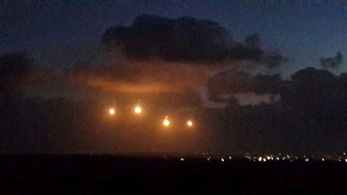IDF flares light up the night skies of Gaza (Photo: Aviyah Raved) (Photo: Aviyah Raved)