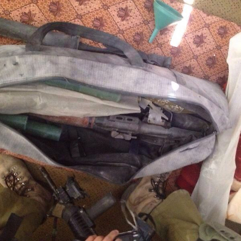 Arms found in tunnel (Photo: IDF)