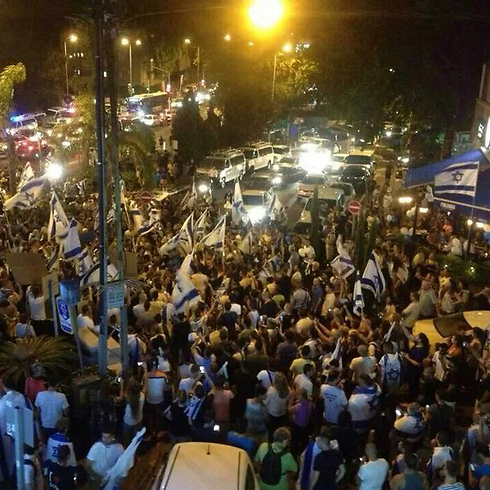 Counter protest in Haifa (Photo: Hassan Shaalan)