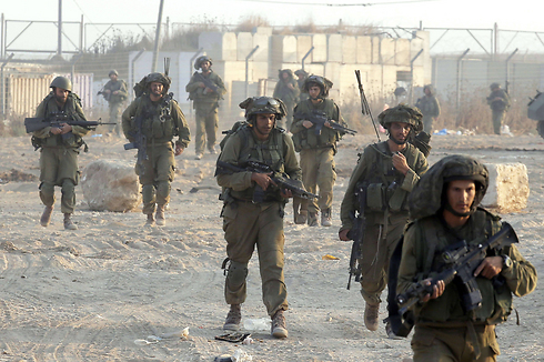 צוק איתן. לוחמים בפעילות (צילום: AFP) (צילום: AFP)
