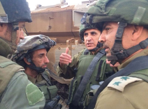 Southern Command Maj.-Gen. Shlomo Turgeman with soldiers in Saja'iyya (Photo: IDF Spokesperson's Unit) (Photo: IDF Spokesperson's Unit)