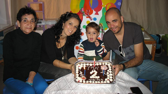 יאיר אשכנזי ומשפחתו (צילום: באדיבות המשפחה) (צילום: באדיבות המשפחה)
