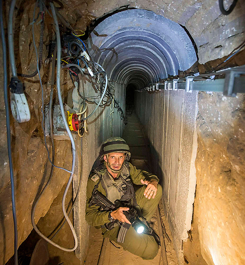 IDF soldier in a Gaza tunnel (Photo: Reuters) (Photo: Reuters)