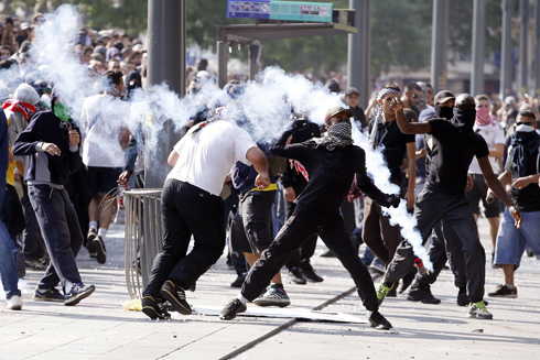 Pro-Palestinian protests in France often turned violent during Operation Protective Edge. (Photo: AFP) (Photo: AFP)