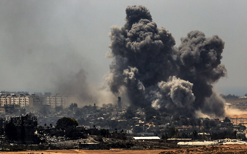 An explosion in Beit Lahiya, Gaza Strip, during Operation Protective Edge. (Photo: EPA)