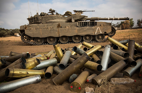 IDF tank and spent ammunition on the Gaza border (Photo: Getty Images) (Photo: Getty Images)