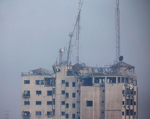 בניין ערוץ "אל-אקצה" של חמאס, אחרי התקיפה (צילום: AP) (צילום: AP)