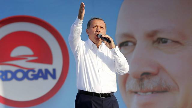 Erdoğan at an Istanbul rally during Presidential elections in 2014. (Photo: EPA) (Photo: EPA)