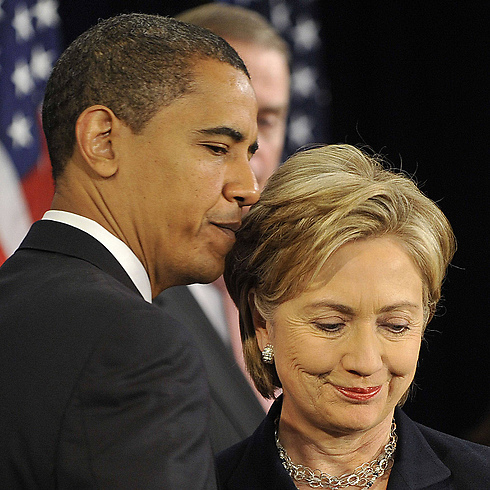 תמכה במלחמה בעיראק. קלינטון ואובמה בפריימריז הדמוקרטיים של 2008 (צילום: AFP) (צילום: AFP)
