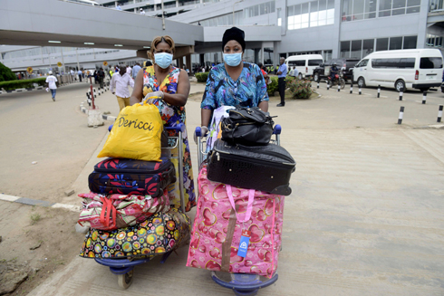 בכל מקום חוששים מהאבולה (צילום: AFP) (צילום: AFP)