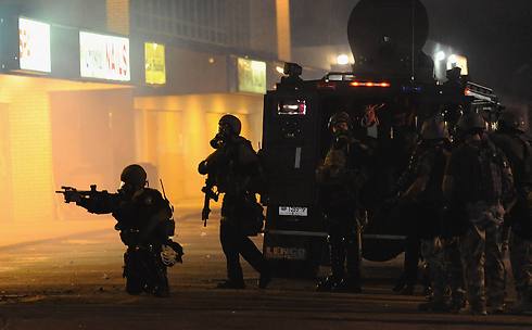 כוחות לפיזור הפגנות. מצויידים היטב (צילום: AFP) (צילום: AFP)