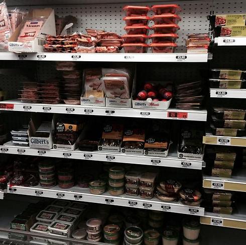 Kosher food shelves restocked (Photo: Colin Appleby on Twitter)