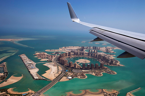 Kerry's plane over Doha, Qatar (Archive photo: AP)