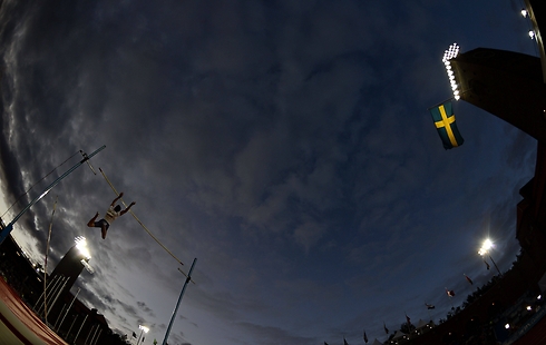 לאווילני בדרך לאחת הפסילות (צילום: AFP) (צילום: AFP)