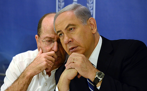Netanyahu and Ya'alon both favour the ceasefire and haven't convened the cabinet to discuss the decision. (Photo: GPO) (Photo: GPO)