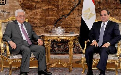 Abbas and al-Sisi in Cairo (Photo: AFP)  (Photo: AFP)