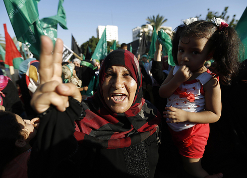 הם חוגגים את ההיסטריה הישראלית   (צילום: AFP) (צילום: AFP)