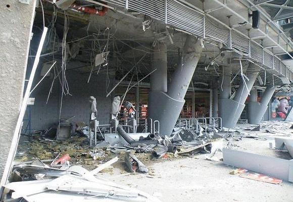 נזקי פיצוצים באצטדיון של שחטאר דונייצק (צילום: האתר הרשמי של שחטאר דונייצק)