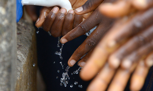 ליבריה. אלפים נדבקו באבולה באפריקה (צילום: AFP) (צילום: AFP)