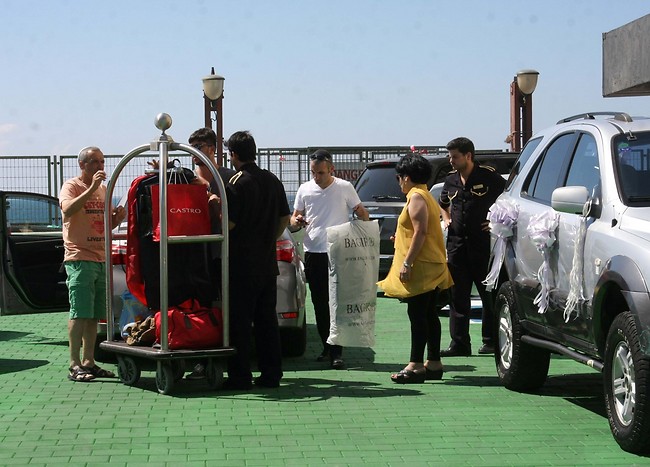 מתנות!!! (צילום: מוטי לבטון)