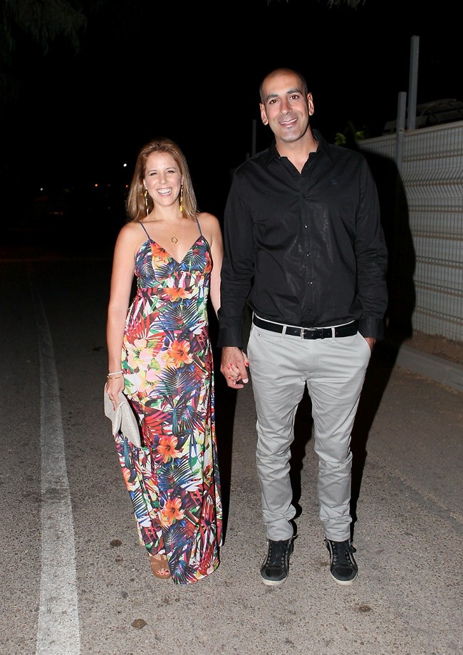 צחוק מחתונה. קובי מימון וקרן שניוק (צילום: ראובן שניידר)