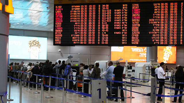 A total of 12,408,030 passengers passed through Ben-Gurion Airport in first 10 months of 2014 (Photo: Ohad Zwigenberg)