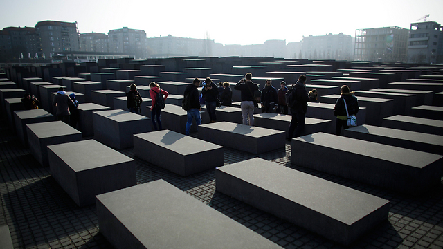 אתר הנצחה לקורבנות מלחמת העולם השנייה בברלין  (צילום: AP) (צילום: AP)