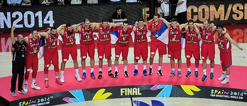 כסף. זה גם משהו. נבחרת סרביה (צילום: AP) (צילום: AP)